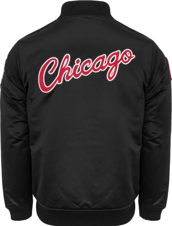 Actual product image Mitchell & Ness M&N Satin Bomber Veste - PATCHES Chicago Bulls noir (L)