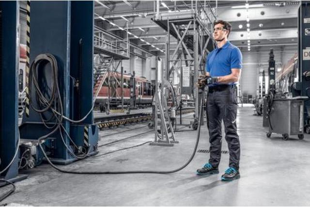 Actual product image Uvex Safety 2 Trend (S3, 47)