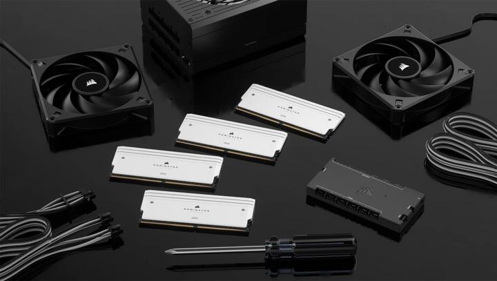 Image du produit Corsair Dominator Titanium (2 x 24 Go, 7000 MHz, RAM DDR5, DIMM)