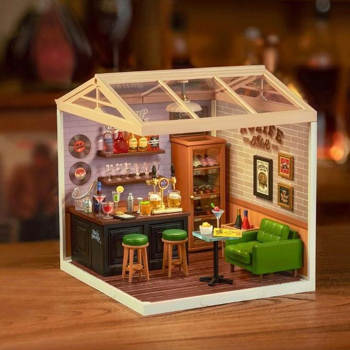 Actual product image Robotime Leisurely Cheers Bar