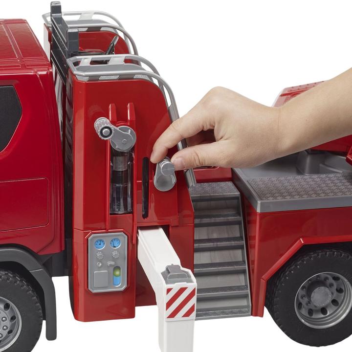 Produktbild Bruder Scania Super 560R Feuerwehr mit Drehleiter, Wasserpumpe, L+S Modul