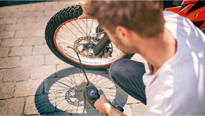 Immagine prodotto Bosch Home & Garden Casa e giardino Compressore d'aria a batteria UniversalPump 18V 10,3 bar (10.30 bar)