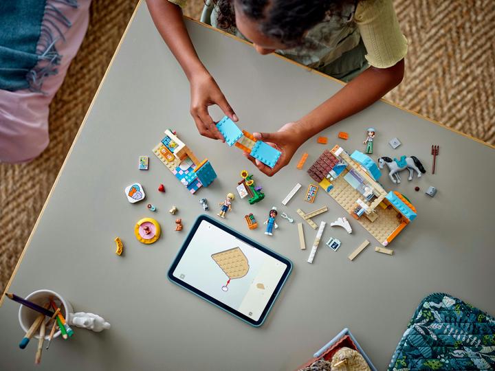 Produktbild LEGO Tierarztpraxis für Pferde und Haustiere (42651, LEGO Friends)