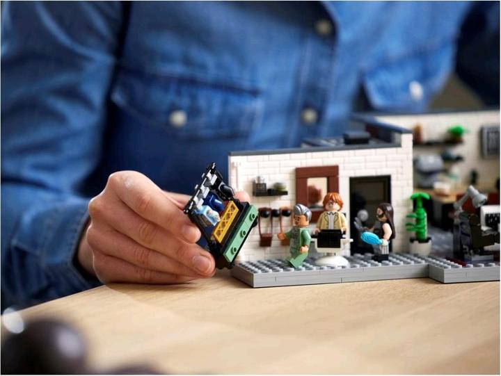 Image du produit LEGO Queer Eye – Le loft des Fab 5 (10291, LEGO Creator Expert, LEGO difficiles à trouver)