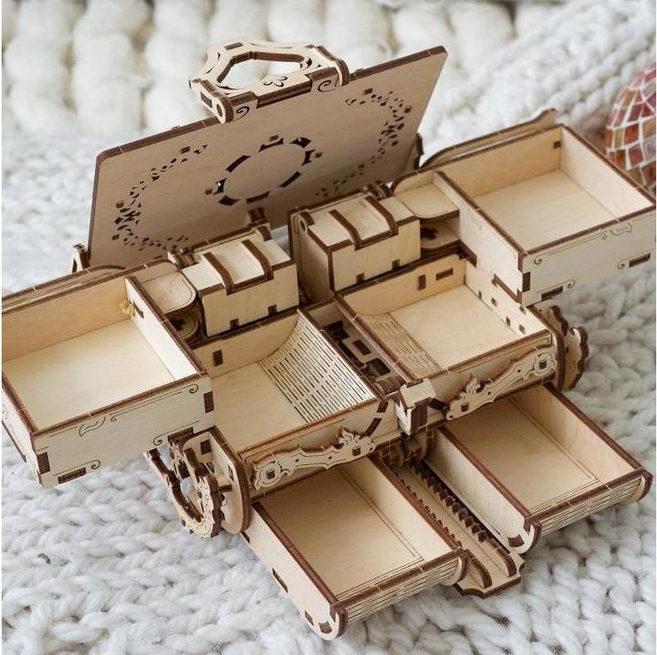Actual product image Ugears Antique casket (185 pieces)