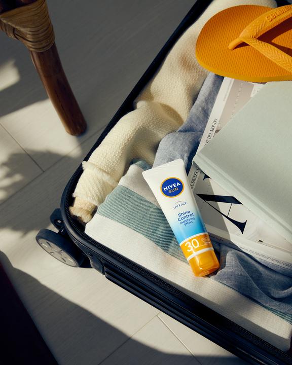 Actual product image NIVEA Sun UV Face Shine Control (Sun cream face, SPF 30, 50 ml, 69.67 g)