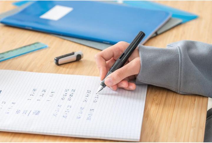 Actual product image Pelikan o Original right-handed fountain pen M (Black, 1 x)