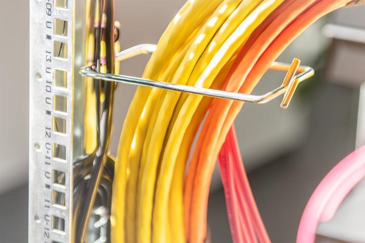Produktbild Digitus Kabelführungsbügel, verzinkt