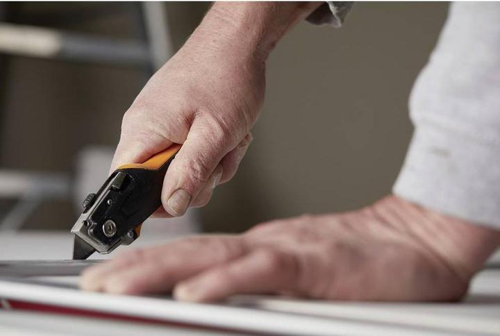 Produktbild Fiskars Universal-Trockenbaumesser, Länge 18,5 cm, Rostfreier Stahl/Kunststoff, Schwarz/Orange, Carb (Cutter)