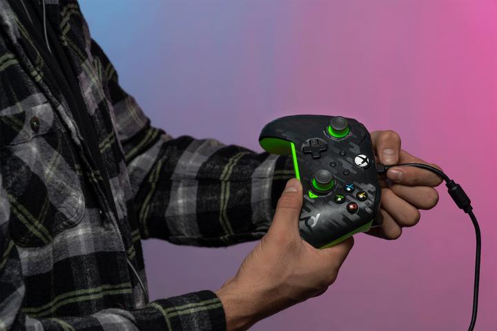 Produktbild PDP Wired Controller (Xbox Series S, Xbox One S, PC, Xbox One X, Xbox Series X)