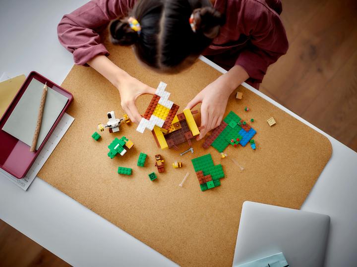 Produktbild LEGO Das Bienenhäuschen (21241, LEGO Minecraft)