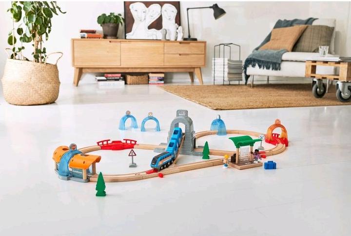 Produktbild Brio Smart Tech Tunnel Reisezug Set