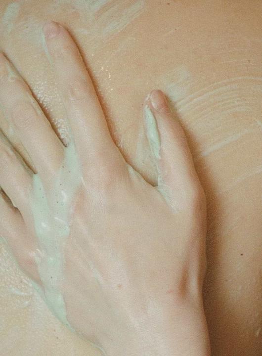 Actual product image Madara AHA Mineral Body Peeling (175 ml)