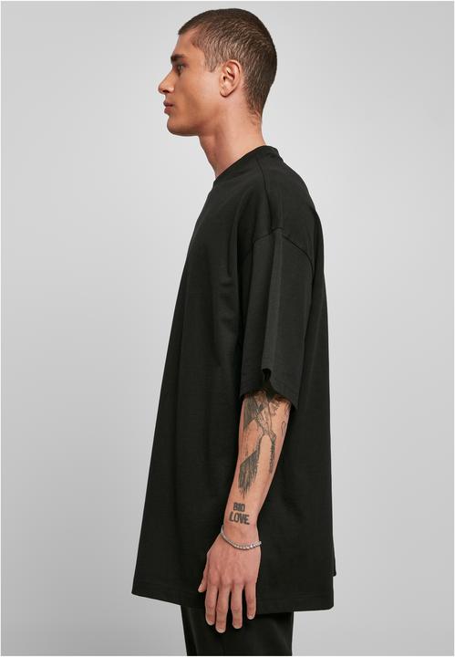 Actual product image Urban Classics Huge Tee - 16930 (3XL)