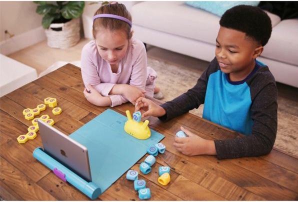 Actual product image PlayShifu Plugo Count Hands-On Math Kit (German, Spanish, French, Japanese, Russian, Portuguese, English)