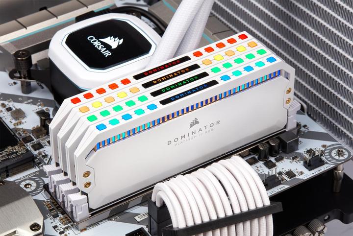 Produktbild Corsair Dominator Platinum RGB (2 x 8GB, 3200 MHz, DDR4-RAM, U-DIMM)