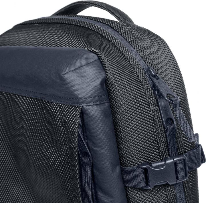 Actual product image Eastpak Tecum Connect (20 l)
