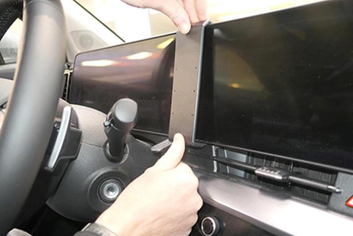 Produktbild Brodit ProClip Kia Sportage Bj. 22-23
