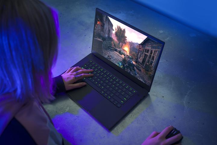 Actual product image Razer Blade 15 D5NT (15.60", I7-10750H, 16 GB, 512 GB, DE)