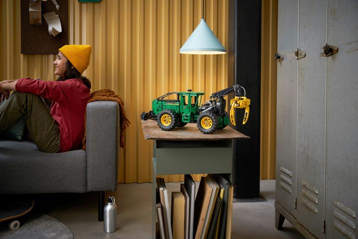 Produktbild LEGO John Deere 948L-II Skidder (42157, LEGO Technic)