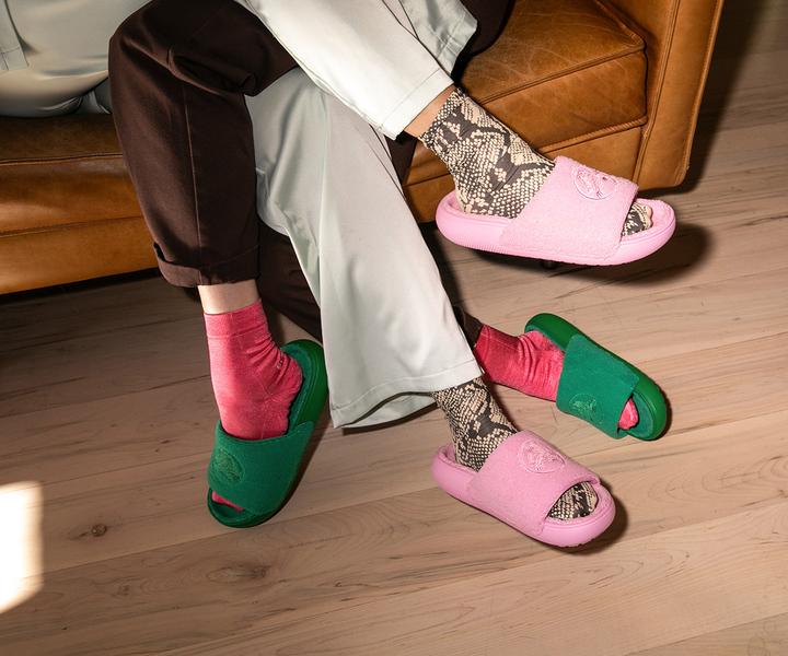 Actual product image Crocs Classic Towel Slide (48)