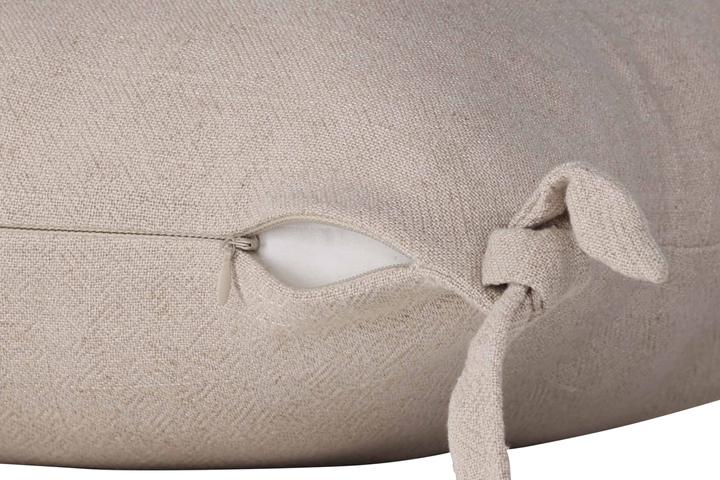 Actual product image Venture Home Nora (40 x 40 cm)