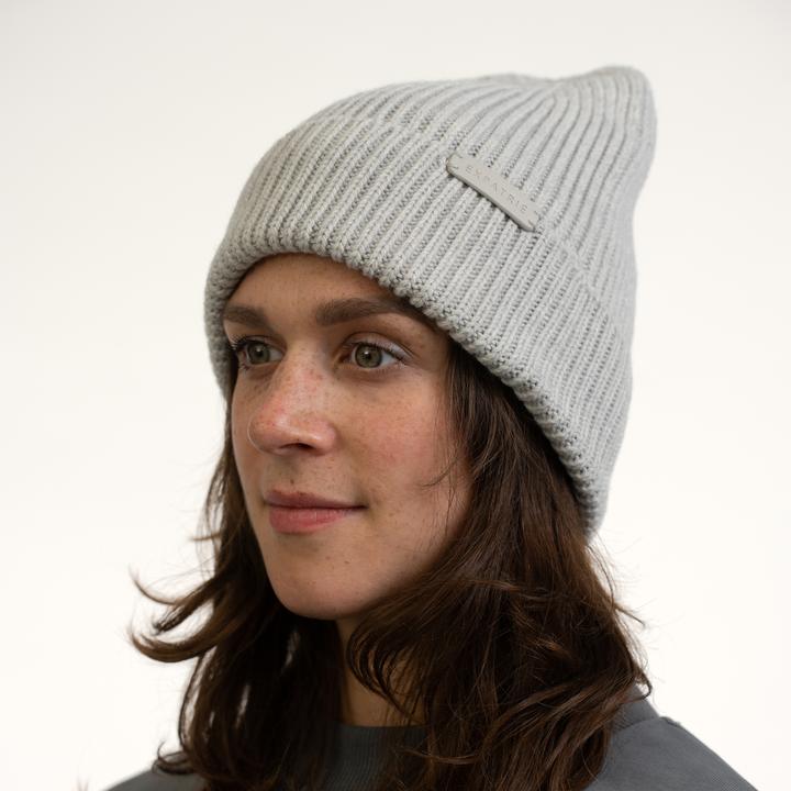Actual product image Expatrié Luna knitted hat (One size)
