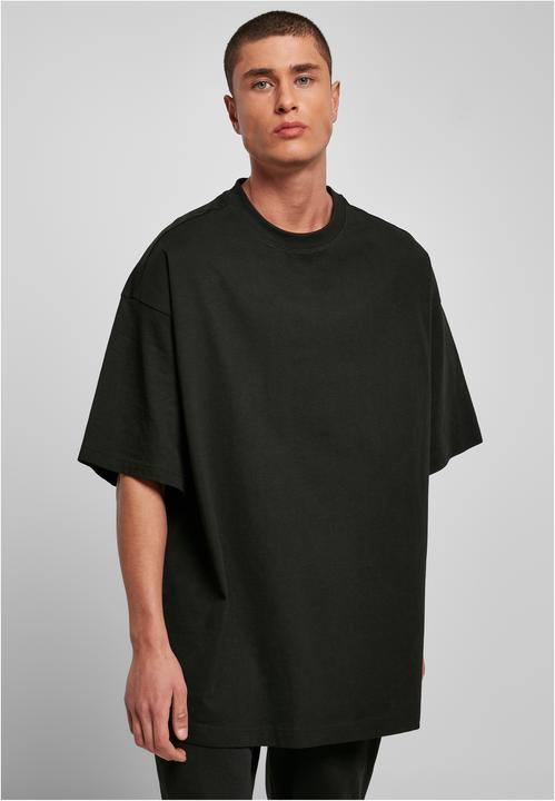 Actual product image Urban Classics Huge Tee - 16930 (3XL)