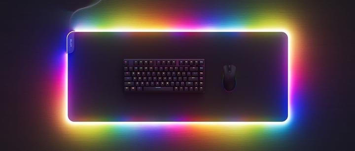 Produktbild Hyte CNVS Gaming Mauspad, ARGB - schwarz (XXL)