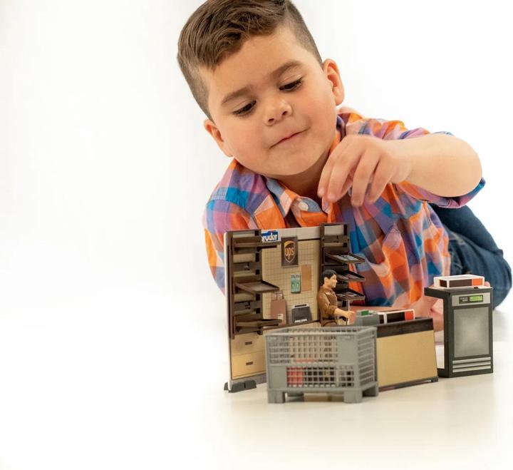 Actual product image Bruder UPS Parcel Shop