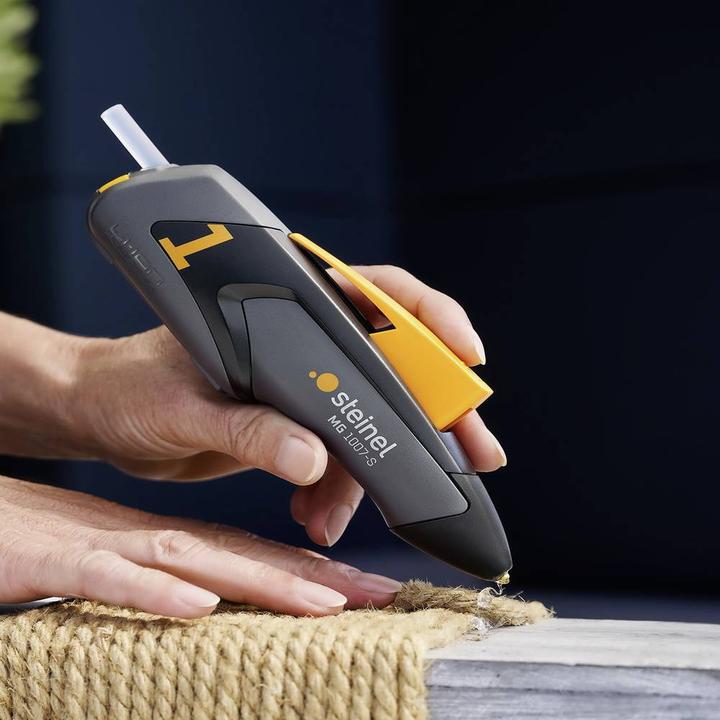 Actual product image Steinel Mobileglue 1007-S R battery-powered hot glue stick incl. charger, incl. charging cable