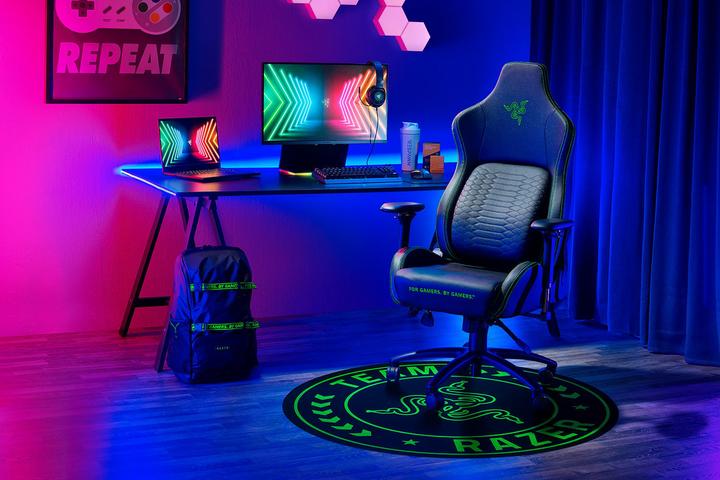 Actual product image Razer Floor Mat (2x120 cm)