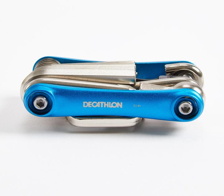 Actual product image Decathlon MULTITOOL 900