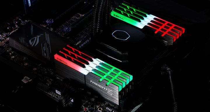 Image du produit G.Skill Trident Z RGB (8 x 32GB, 3200 MHz, RAM DDR4, U-DIMM)