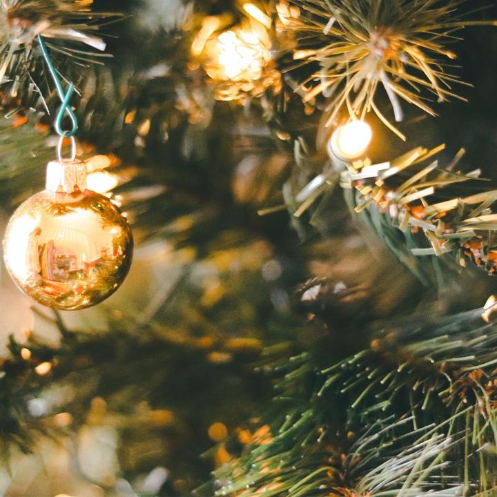 Produktbild Cbx 100 Stück Weihnachtskugeln Rot Grün Gold (100 -teilig)