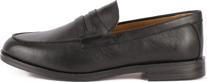 Inuovo Einen wahren Allrounder präsentiert mit diesem klassischen Slipper. Der Schuh aus hochwertige