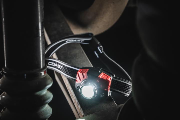Actual product image Coast FL75R rechargeable headlamp 1000 lumen - in hanging box (530 lm)