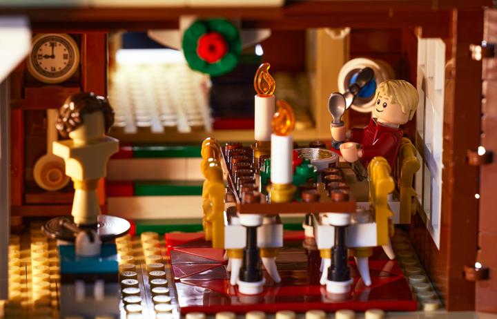 Image du produit LEGO Home Alone (21330, LEGO Ideas, LEGO difficiles à trouver)