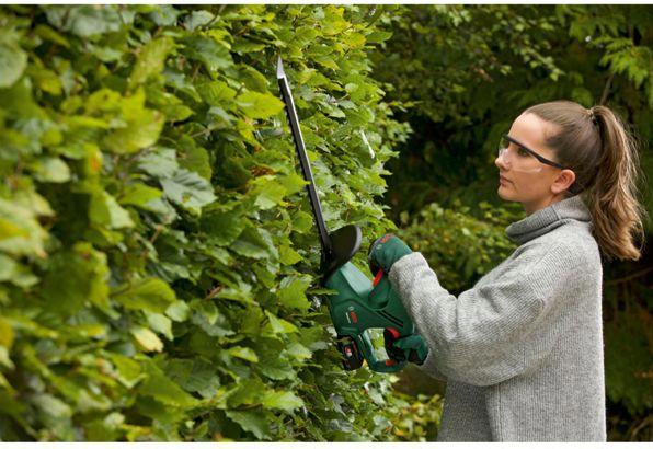 Actual product image Bosch Home & Garden EasyHedgeCut 18-45 (Rechargeable battery operated)