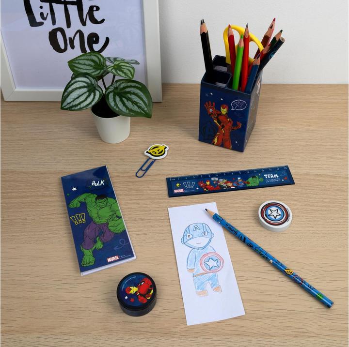Actual product image Undercover Pen holder filled with 7 Avengers pens