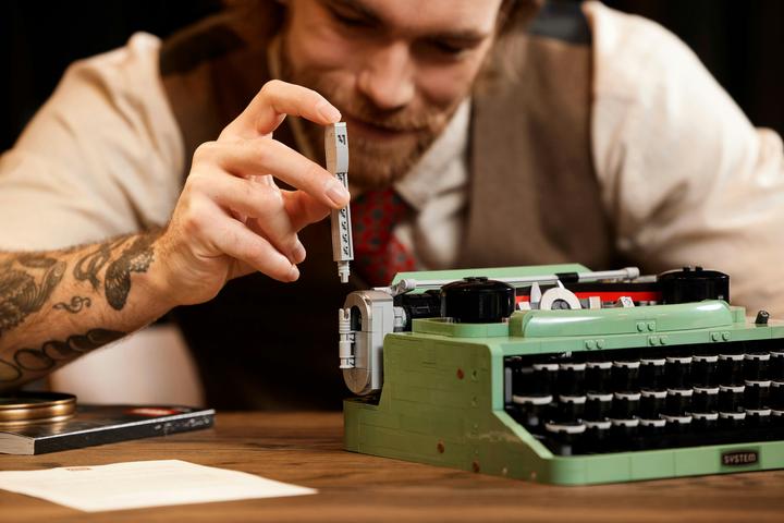 Image du produit LEGO Machine à écrire (21327, LEGO Ideas, LEGO difficiles à trouver)