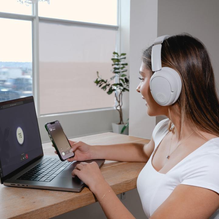 Image du produit JLab Audio JBuds Lux (ANC, 70 h, Sans fil, Filaire)