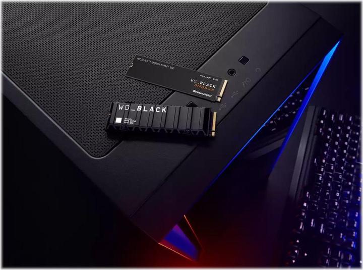Actual product image WD Black SN850X with Heatsink (2000 GB, M.2 2280)