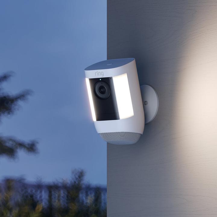 Produktbild Ring Spotlight Cam Pro (1920 x 1080 Pixels)