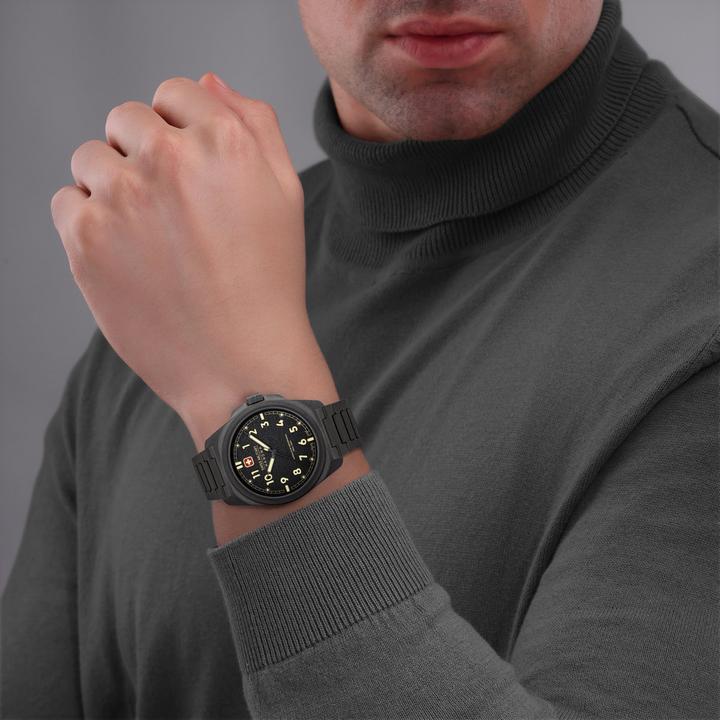 Actual product image Swiss Military Hanowa Fieldmaster (40 mm)