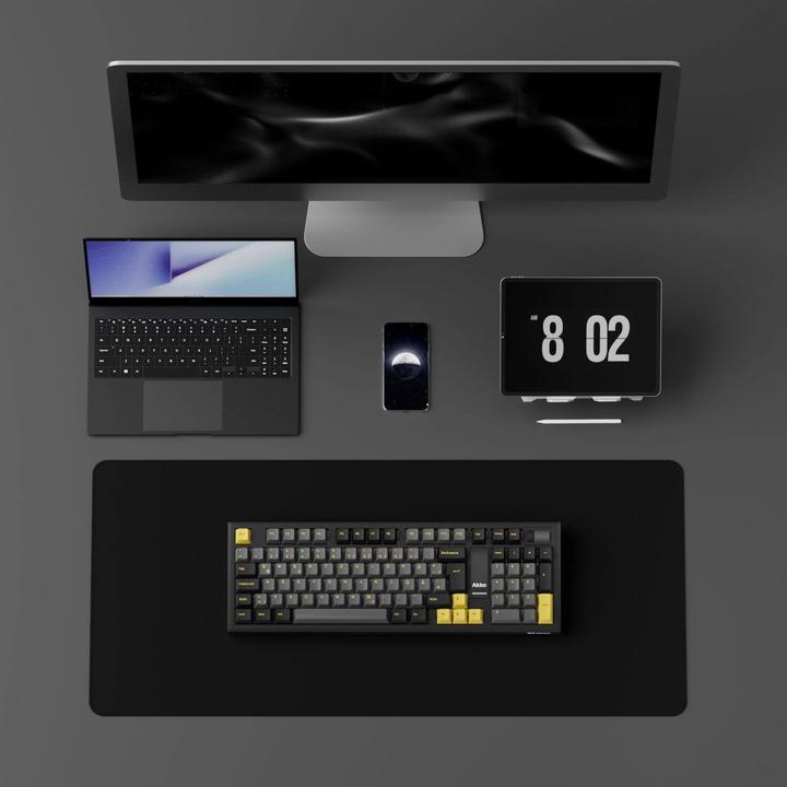 Produktbild Akko 5098B PlusBlack and Gold Gaming Tastatur mit Diplay - V3 Piano Pro (DE, Kabellos, Kabelgebunden)