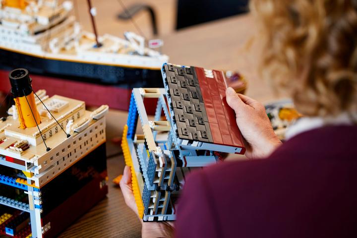 Actual product image LEGO Titanic (10294, LEGO Creator Expert, LEGO Rare Sets)