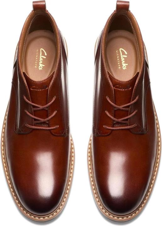 Actual product image Clarks Aldwin Chukka (40)