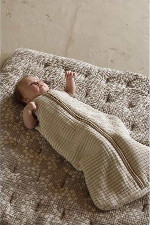 Actual product image Quax Blossom play mat