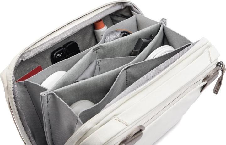 Actual product image Peak Design Tech Pouch (Camera accessory bag, 2 l)